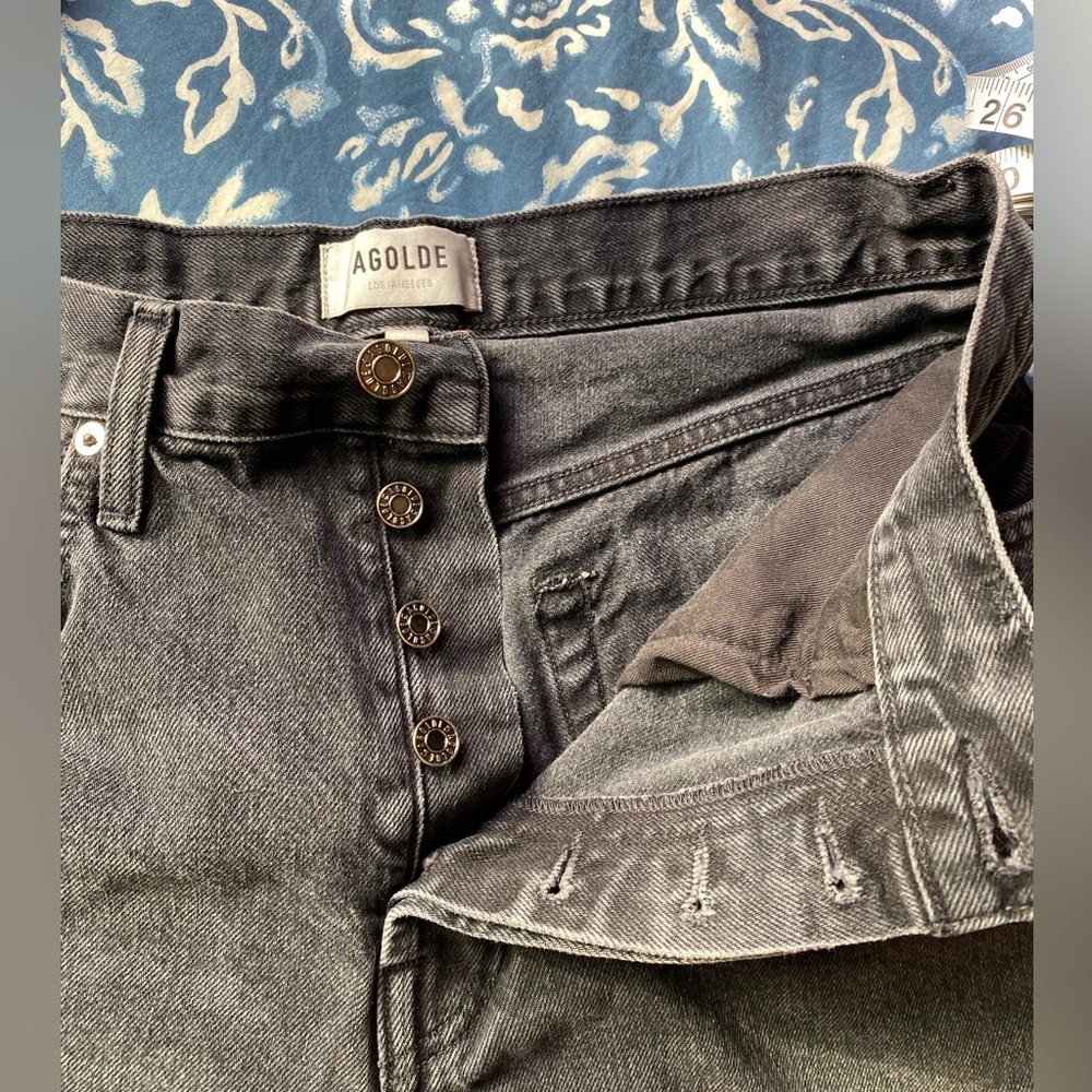 Agolde Black Distressed High-Rise Denim Shorts - Picture 3 of 10